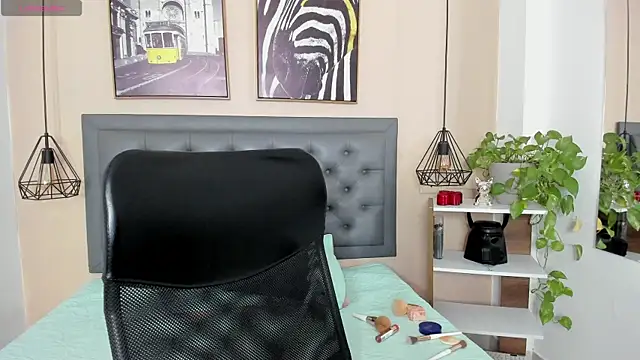 Snapshot of alicee_cooper chatting on October 29, 2:49 pm alicee cooper online show from October 29, 2:49 pm