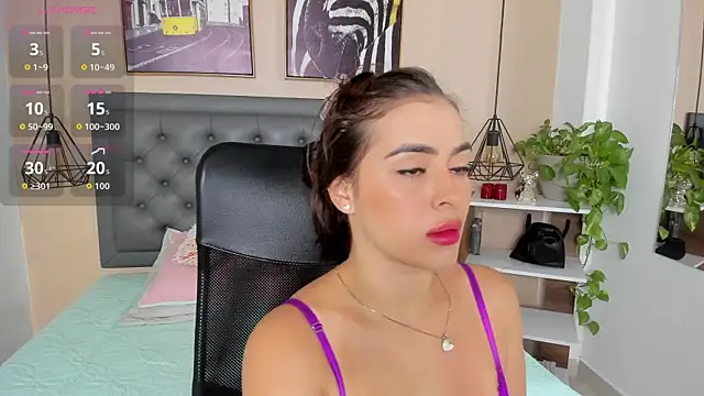Snapshot of alicee_cooper chatting on November 18, 2:53 pm alicee cooper online show from November 18, 2:53 pm