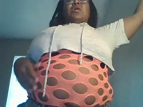 Snapshot of Needmehard chatting on December 2, 10:29 pm Needmehard online show from December 2, 10:29 pm