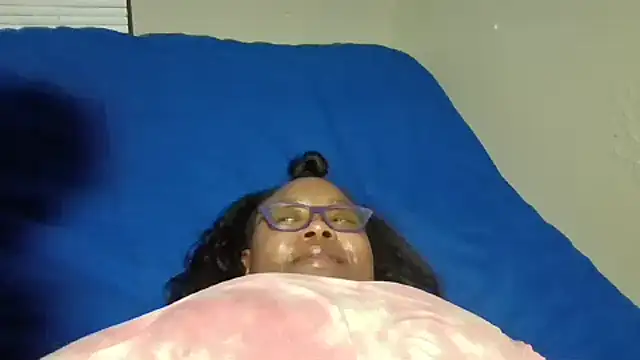 Snapshot of Needmehard chatting on January 14, 2:40 am Needmehard online show from January 14, 2:40 am