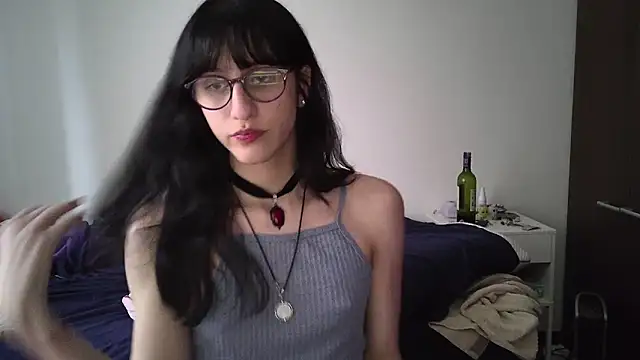 Snapshot of Alice_love29 chatting on February 13, 8:45 pm Alice love29 online show from February 13, 8:45 pm