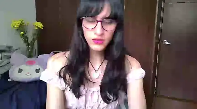 Snapshot of Alice_love29 chatting on February 27, 5:37 pm Alice love29 online show from February 27, 5:37 pm