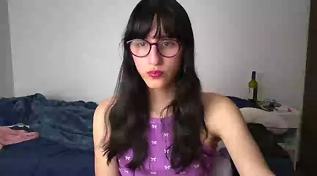 Snapshot of Alice_love29 chatting on February 22, 5:46 pm Alice love29 online show from February 22, 5:46 pm