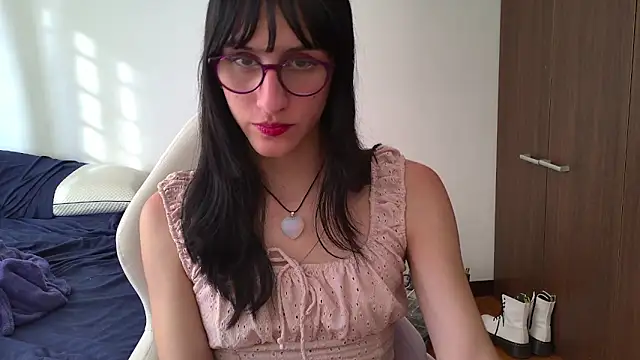 Snapshot of Alice_love29 chatting on January 22, 9:32 pm Alice love29 online show from January 22, 9:32 pm