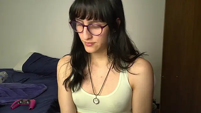 Snapshot of Alice_love29 chatting on January 17, 12:10 am Alice love29 online show from January 17, 12:10 am