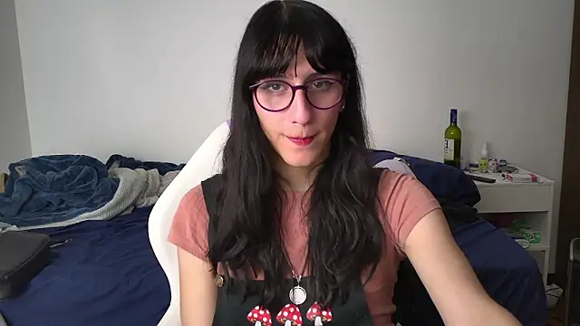 Snapshot of Alice_love29 chatting on February 16, 10:00 pm Alice love29 online show from February 16, 10:00 pm