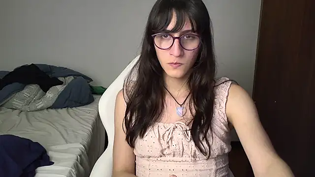 Snapshot of Alice_love29 chatting on December 9, 11:03 pm Alice love29 online show from December 9, 11:03 pm