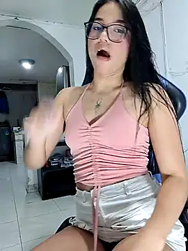 Snapshot of Katia_sweetx chatting on February 21, 12:05 am Katia sweetx online show from February 21, 12:05 am