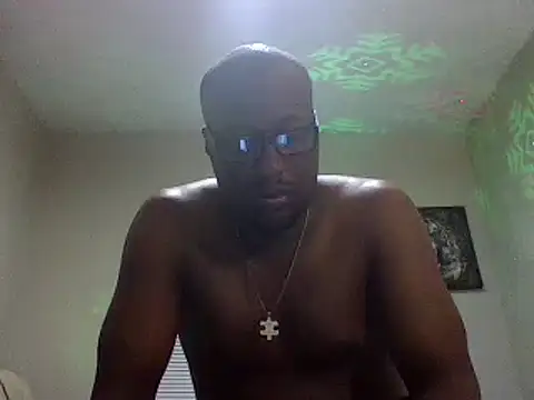 Snapshot of littbbc chatting on December 16, 2:36 am littbbc online show from December 16, 2:36 am