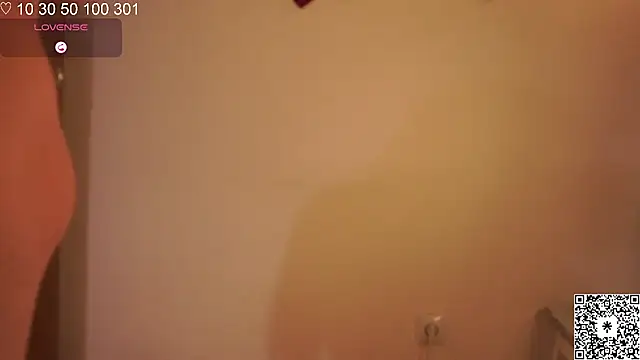 curlyboyy  online show from February 17, 3:11 pm