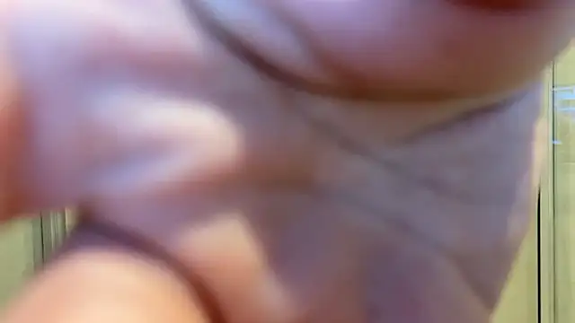 curlyboyy  online show from October 26, 10:10 pm