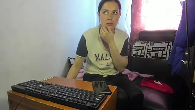 Snapshot of Nathaly_love96 chatting on May 15, 7:01 pm Nathaly love96 online show from May 15, 7:01 pm