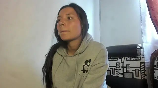 Snapshot of Nathaly_love96 chatting on June 9, 7:37 pm Nathaly love96 online show from June 9, 7:37 pm