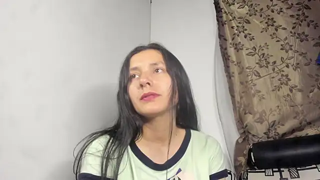 Snapshot of Nathaly_love96 chatting on May 30, 11:32 pm Nathaly love96 online show from May 30, 11:32 pm