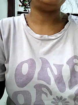 Snapshot of illay_love chatting on September 24, 5:47 am illay love online show from September 24, 5:47 am
