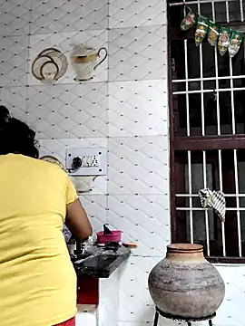Snapshot of illay_love chatting on October 2, 7:23 am illay love online show from October 2, 7:23 am