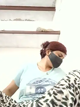 Snapshot of illay_love chatting on June 10, 6:47 am illay love online show from June 10, 6:47 am