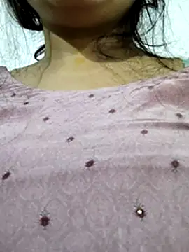 illay love online show from March 31, 11:01 am