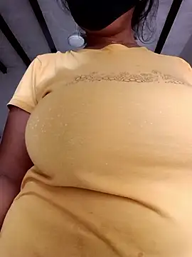 Snapshot of illay_love chatting on June 12, 4:54 am illay love online show from June 12, 4:54 am