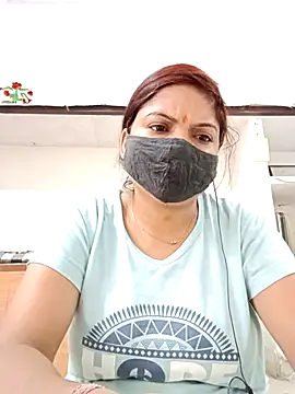 Snapshot of illay_love chatting on June 17, 5:29 am illay love online show from June 17, 5:29 am