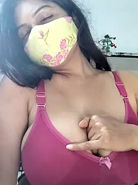 Snapshot of illay_love chatting on February 10, 7:29 am illay love online show from February 10, 7:29 am