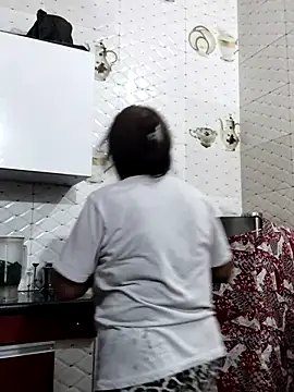 illay love online show from December 15, 3:18 pm