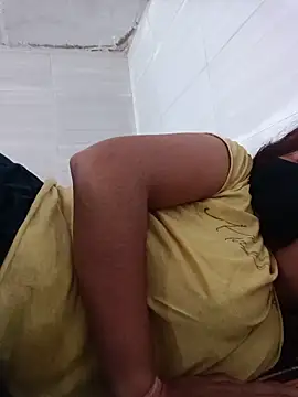 Snapshot of illay_love chatting on June 20, 3:33 am illay love online show from June 20, 3:33 am