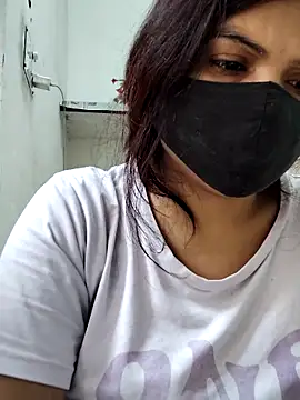 Snapshot of illay_love chatting on February 27, 6:13 am illay love online show from February 27, 6:13 am