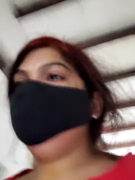 Snapshot of illay_love chatting on February 13, 2:44 am illay love online show from February 13, 2:44 am