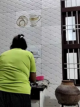 Snapshot of illay_love chatting on February 14, 3:56 pm illay love online show from February 14, 3:56 pm