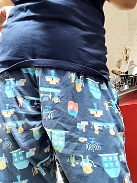 illay love online show from March 26, 4:11 am