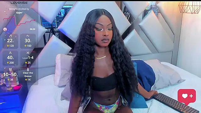 Snapshot of Nahomi-Hill chatting on March 8, 9:08 pm Nahomi-Hill online show from March 8, 9:08 pm