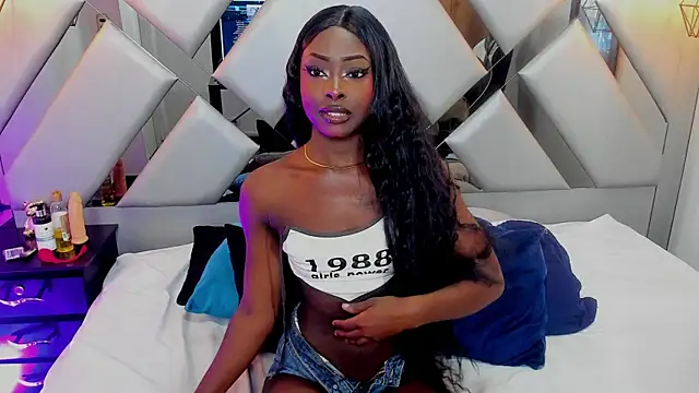 Snapshot of Nahomi-Hill chatting on February 28, 9:01 pm Nahomi-Hill online show from February 28, 9:01 pm