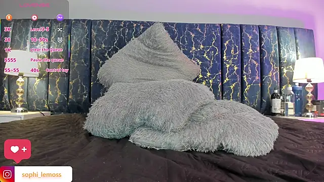 Sophia Lemos online show from November 11, 2:01 pm