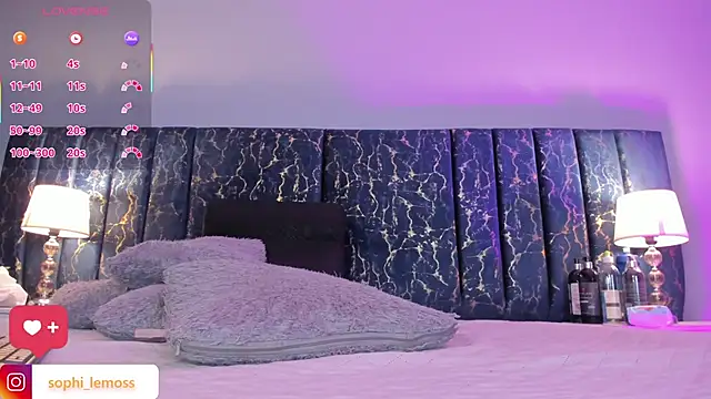 Sophia Lemos online show from November 12, 1:37 pm