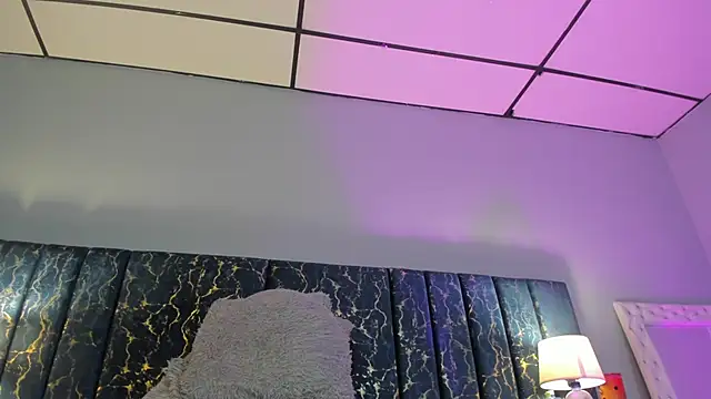 Sophia Lemos online show from November 13, 1:04 pm