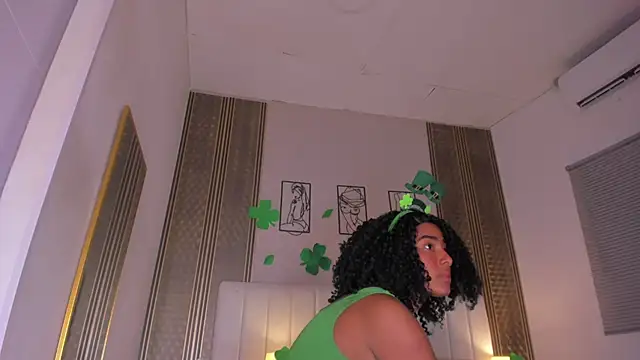 zoe sky  online show from March 16, 11:36 am