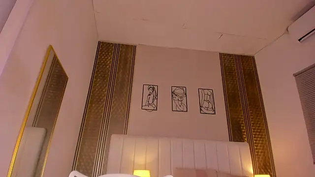 zoe sky  online show from March 27, 11:33 am