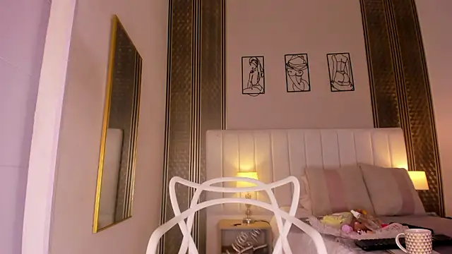 zoe sky  online show from March 6, 11:38 am