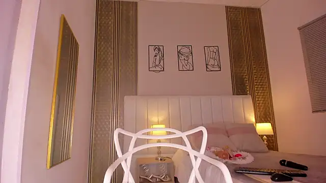 zoe sky  online show from February 12, 11:43 am