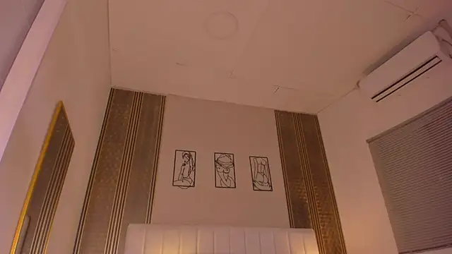 zoe sky  online show from February 26, 11:54 am