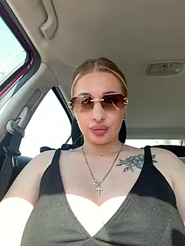 Snapshot of Tatti-Go chatting on June 17, 1:10 pm Tatti-Go online show from June 17, 1:10 pm