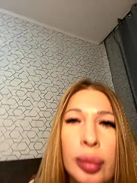 Snapshot of Tatti-Go chatting on October 1, 3:16 pm Tatti-Go online show from October 1, 3:16 pm