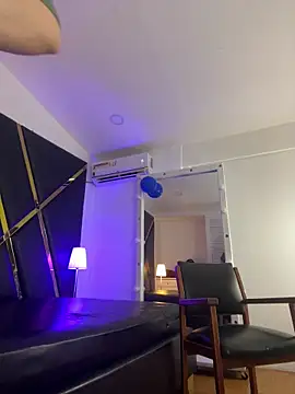 Adel Nesbiit online show from April 15, 7:51 pm