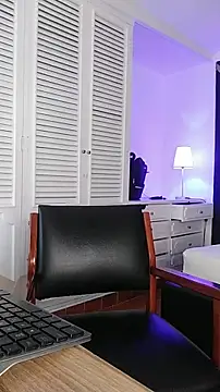 Adel Nesbiit online show from December 4, 7:46 pm