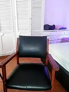 Adel Nesbiit online show from February 5, 7:43 pm