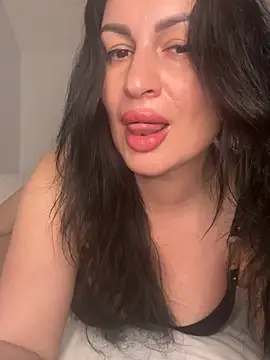 Helena7077 online show from April 16, 10:34 pm