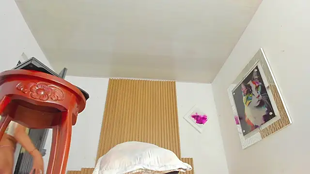 nathaly sara  online show from September 11, 3:39 am