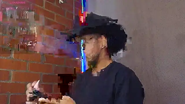 Snapshot of Leandro_valenzuela chatting on February 26, 3:12 pm Leandro valenzuela online show from February 26, 3:12 pm