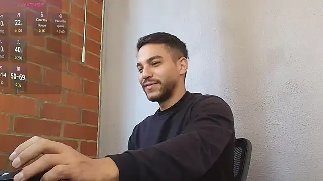 Leandro valenzuela online show from April 8, 3:13 pm